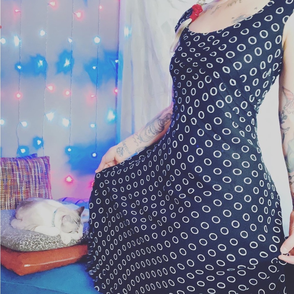 100% silk b/w circle midi dress by Ann Taylor🐬